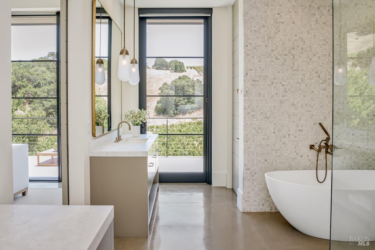 Detail Gallery Image 31 of 73 For 710 Soscol Creek Rd, Napa,  CA 94558 - 5 Beds | 5/1 Baths