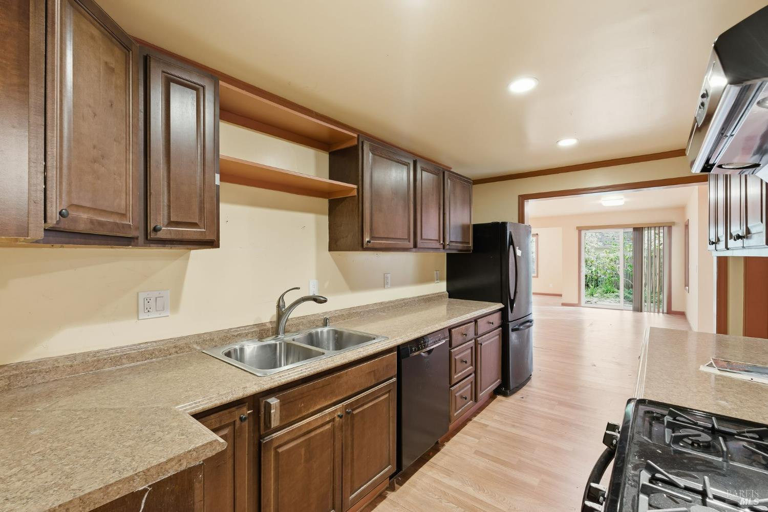 Detail Gallery Image 47 of 59 For 40 Newhall Dr, San Rafael,  CA 94901 - 4 Beds | 3/1 Baths