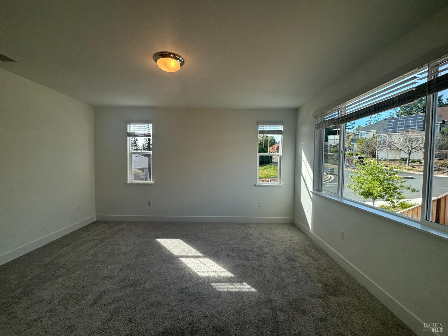 Detail Gallery Image 8 of 8 For 211 Echols Dr, Martinez,  CA 94553 - 3 Beds | 2/1 Baths