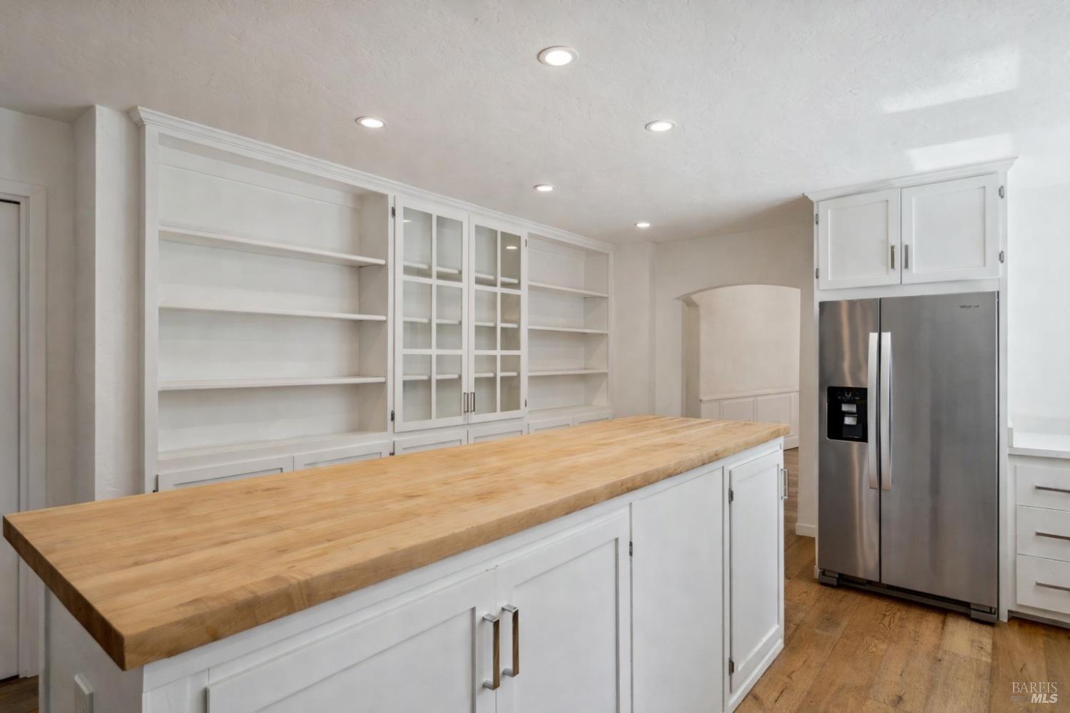 Detail Gallery Image 11 of 30 For 250 Evergreen Ave, Mill Valley,  CA 94941 - 3 Beds | 2 Baths