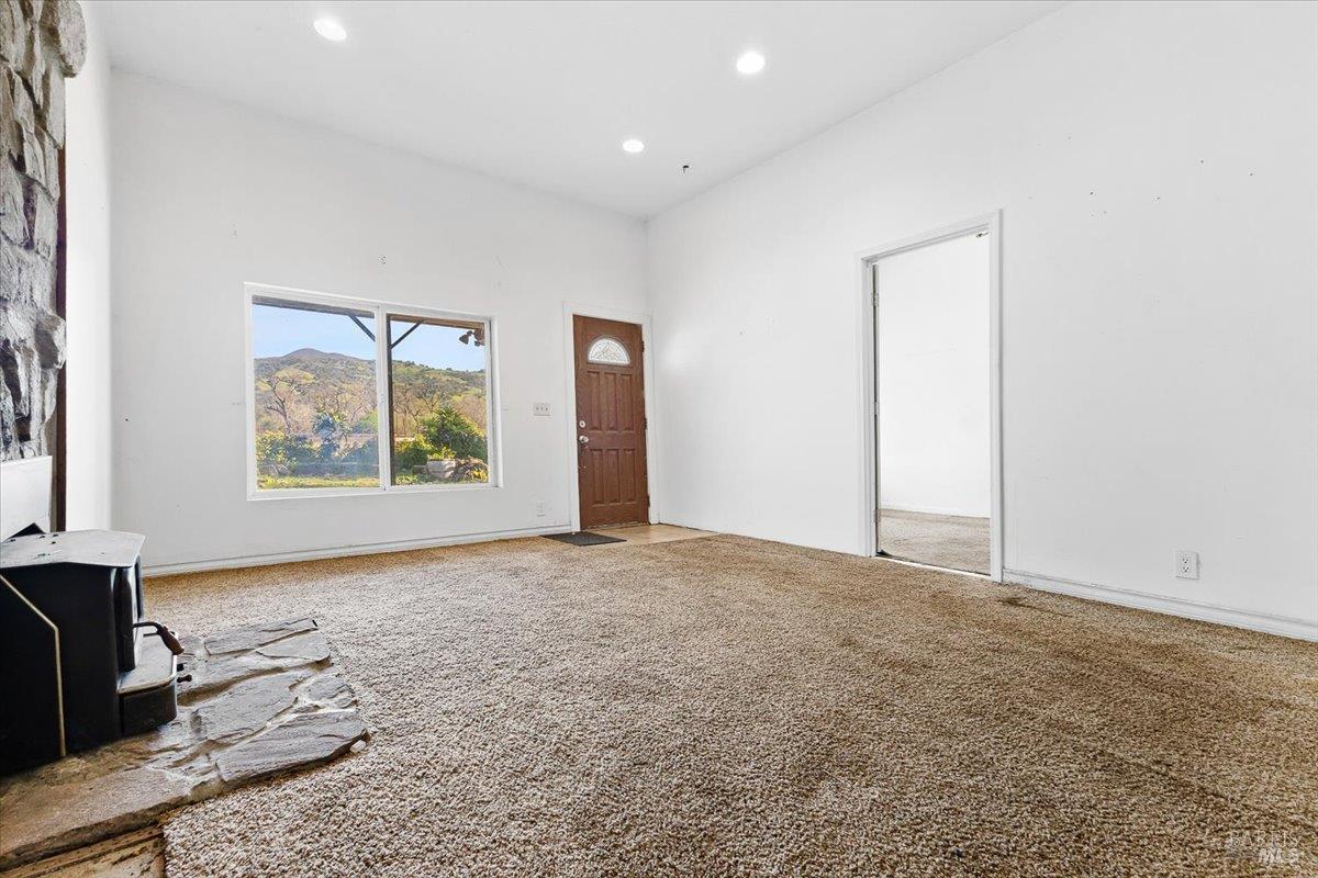 Detail Gallery Image 8 of 43 For 21399 River Ln, Geyserville,  CA 95441 - 2 Beds | 1 Baths