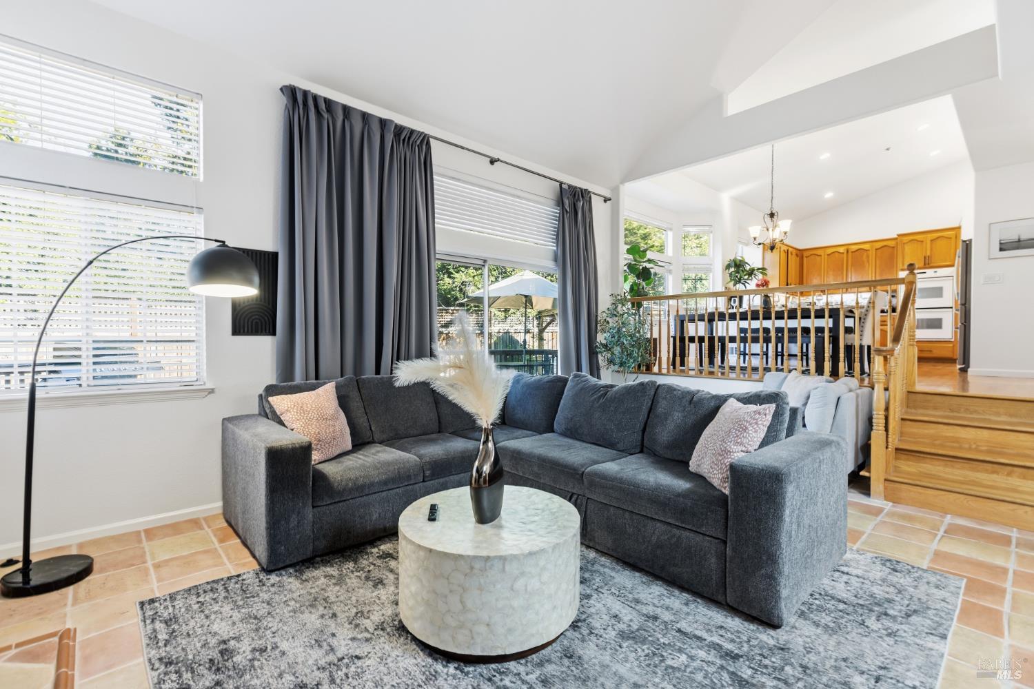 Detail Gallery Image 16 of 57 For 134 Grevillia Dr, Petaluma,  CA 94952 - 4 Beds | 3 Baths