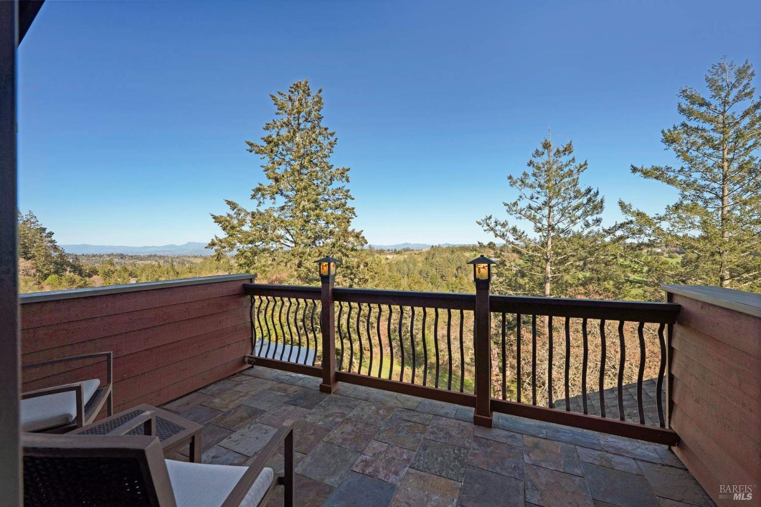 Detail Gallery Image 27 of 46 For 11799 Barnett Valley Rd, Sebastopol,  CA 95472 - 3 Beds | 5/1 Baths