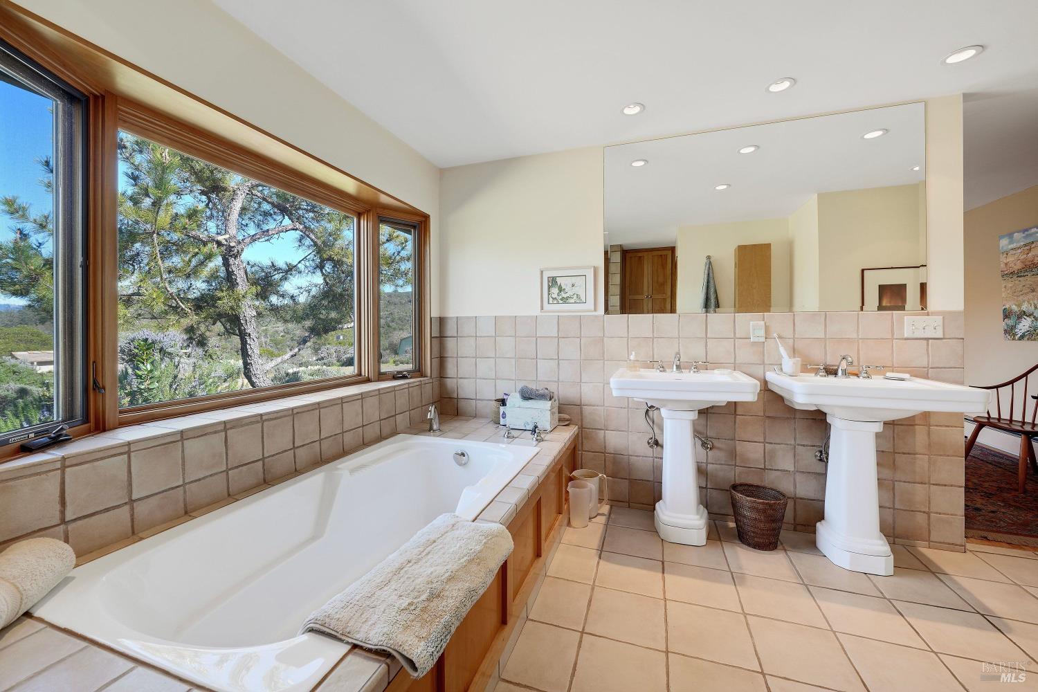 Detail Gallery Image 18 of 26 For 5809 Sharp Rd, Calistoga,  CA 94515 - 3 Beds | 2 Baths
