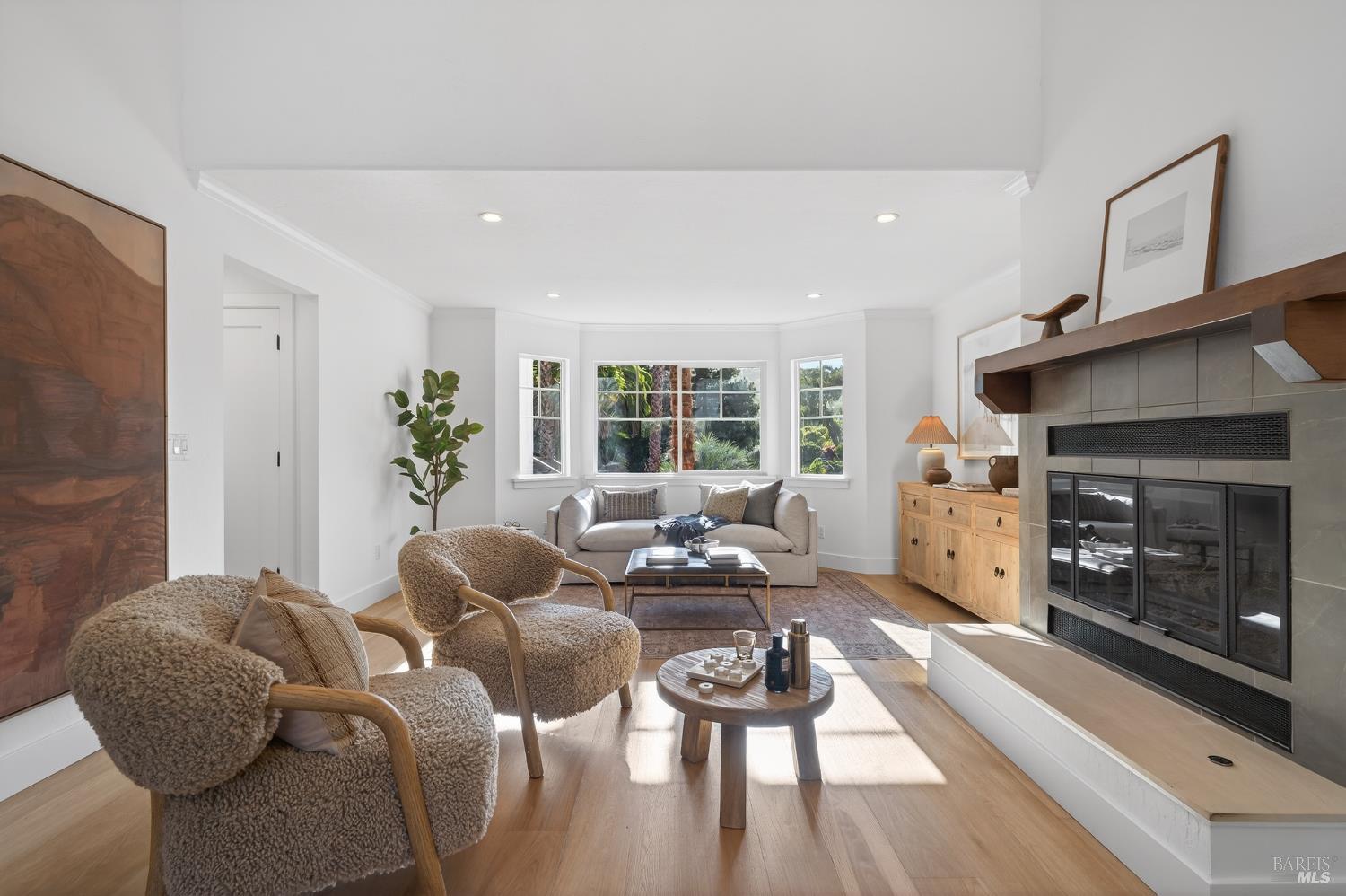 Detail Gallery Image 15 of 53 For 20 Archibald Ln, Novato,  CA 94945 - 4 Beds | 3/1 Baths