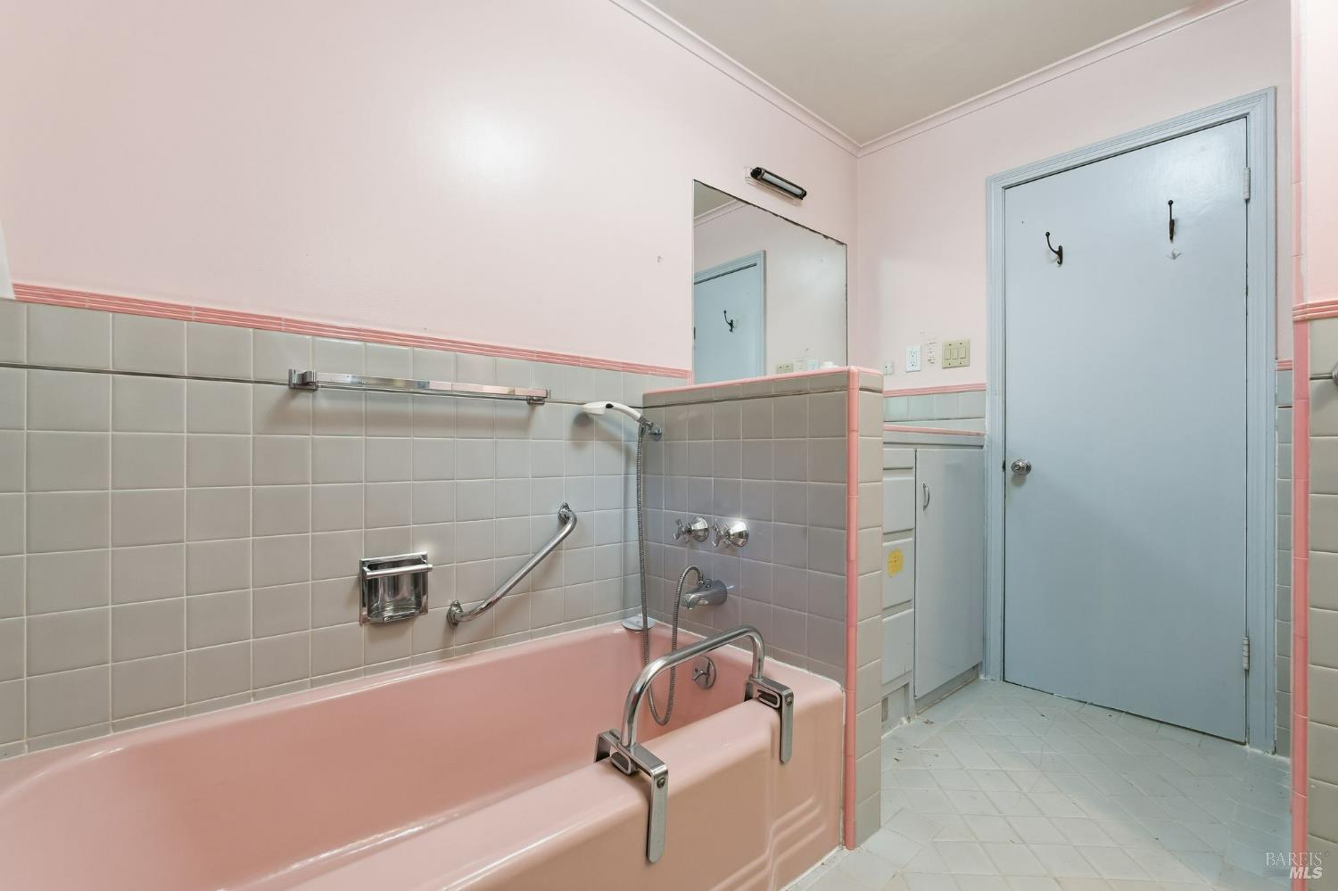 Detail Gallery Image 26 of 59 For 40 Newhall Dr, San Rafael,  CA 94901 - 4 Beds | 3/1 Baths