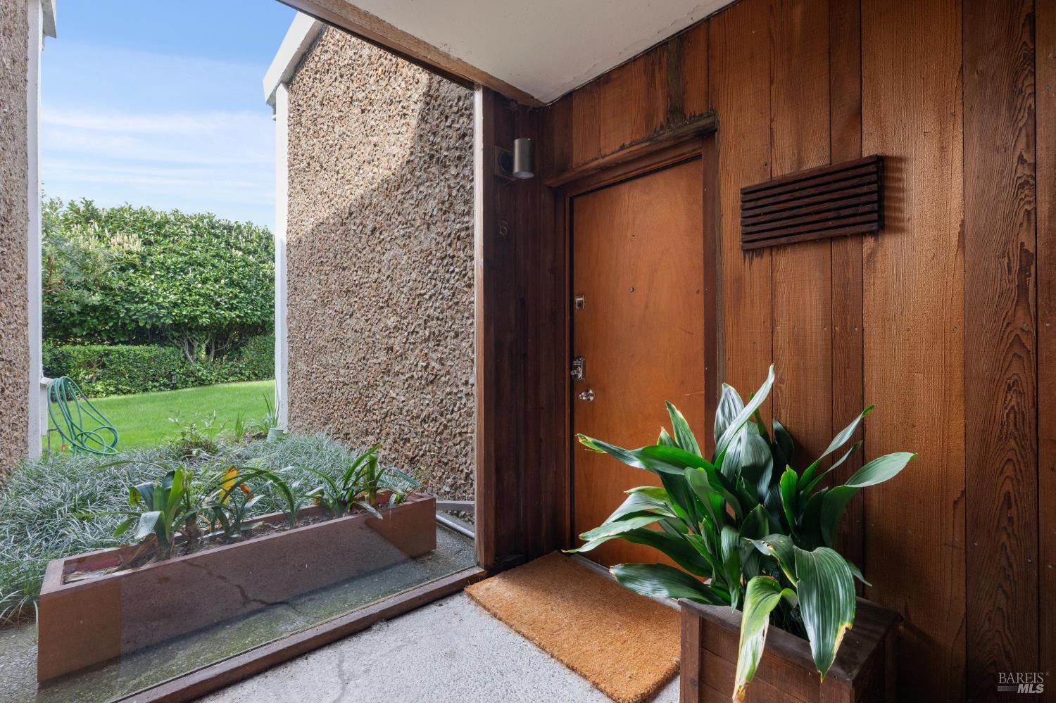 Detail Gallery Image 4 of 58 For 2 Lyford Dr #6,  Tiburon,  CA 94920 - 2 Beds | 2 Baths