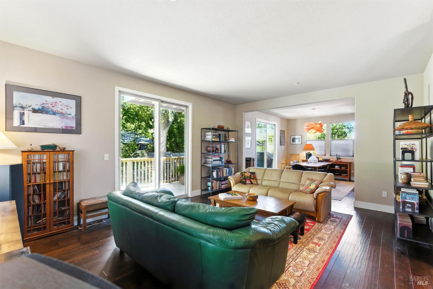 Detail Gallery Image 11 of 59 For 830 Litchfield Ave, Sebastopol,  CA 95472 - 4 Beds | 3 Baths