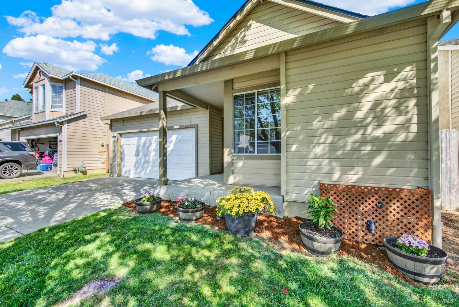 Detail Gallery Image 9 of 50 For 329 Ridgecrest Cir, Suisun City,  CA 94585 - 2 Beds | 2 Baths