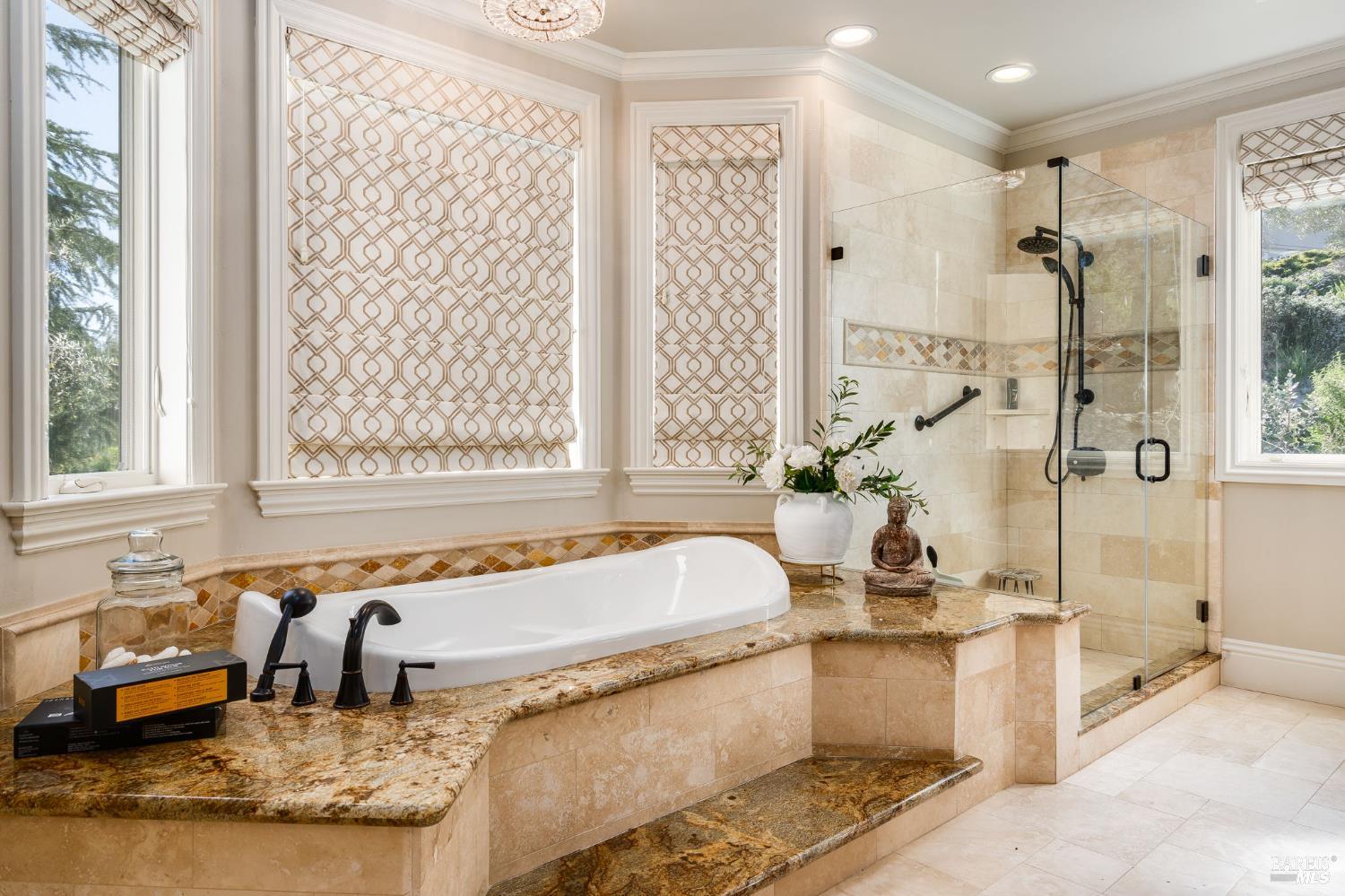 Detail Gallery Image 39 of 68 For 10 Canterbury Dr, Napa,  CA 94558 - 3 Beds | 3/1 Baths