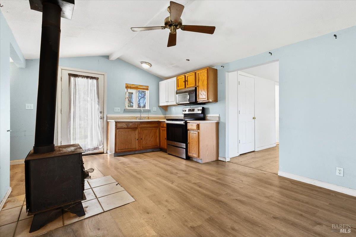 Detail Gallery Image 19 of 43 For 21399 River Ln, Geyserville,  CA 95441 - 2 Beds | 1 Baths