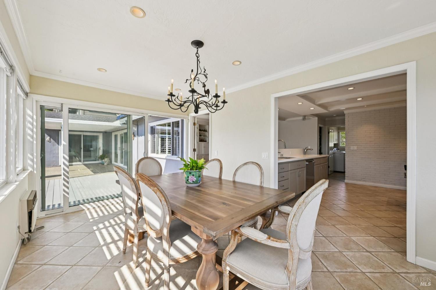 Detail Gallery Image 32 of 61 For 113 Convent Ct, San Rafael,  CA 94901 - 3 Beds | 2/2 Baths