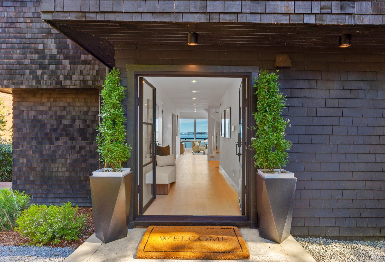 Detail Gallery Image 8 of 64 For 5002 Paradise Dr, Tiburon,  CA 94920 - 4 Beds | 2/1 Baths