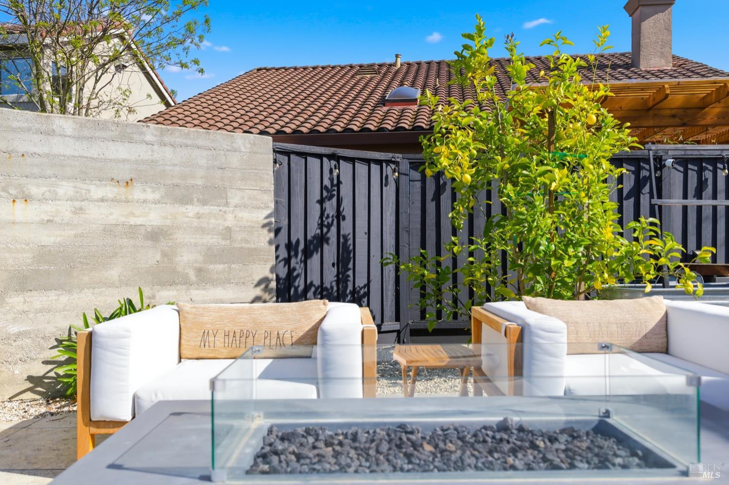 Detail Gallery Image 61 of 77 For 100 S Newport Dr, Napa,  CA 94559 - 4 Beds | 2/1 Baths