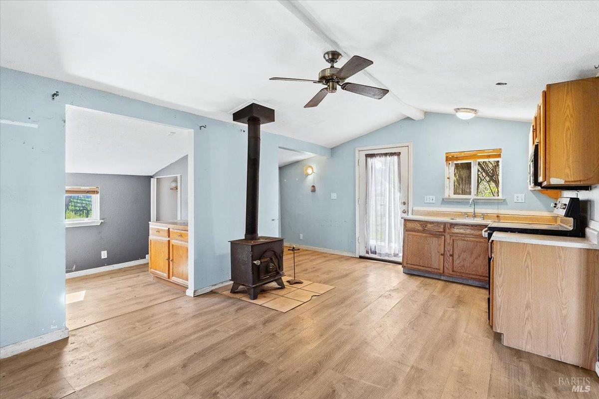 Detail Gallery Image 20 of 43 For 21399 River Ln, Geyserville,  CA 95441 - 2 Beds | 1 Baths