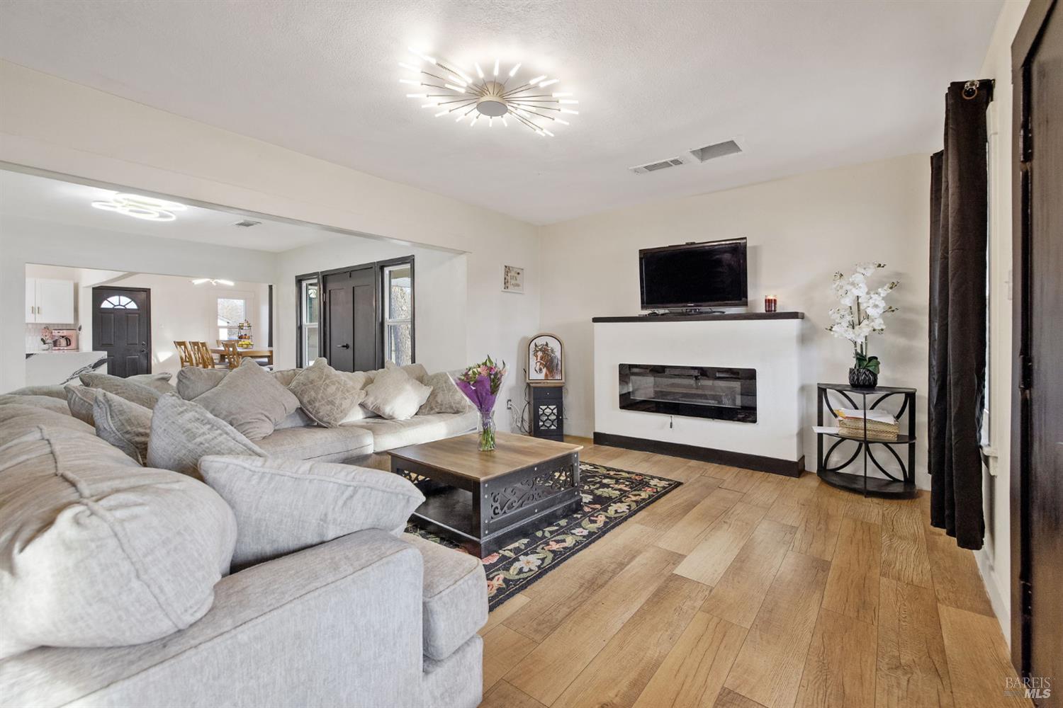 Detail Gallery Image 16 of 57 For 31460 Road 160 Rd, Visalia,  CA 93292 - 4 Beds | 3 Baths