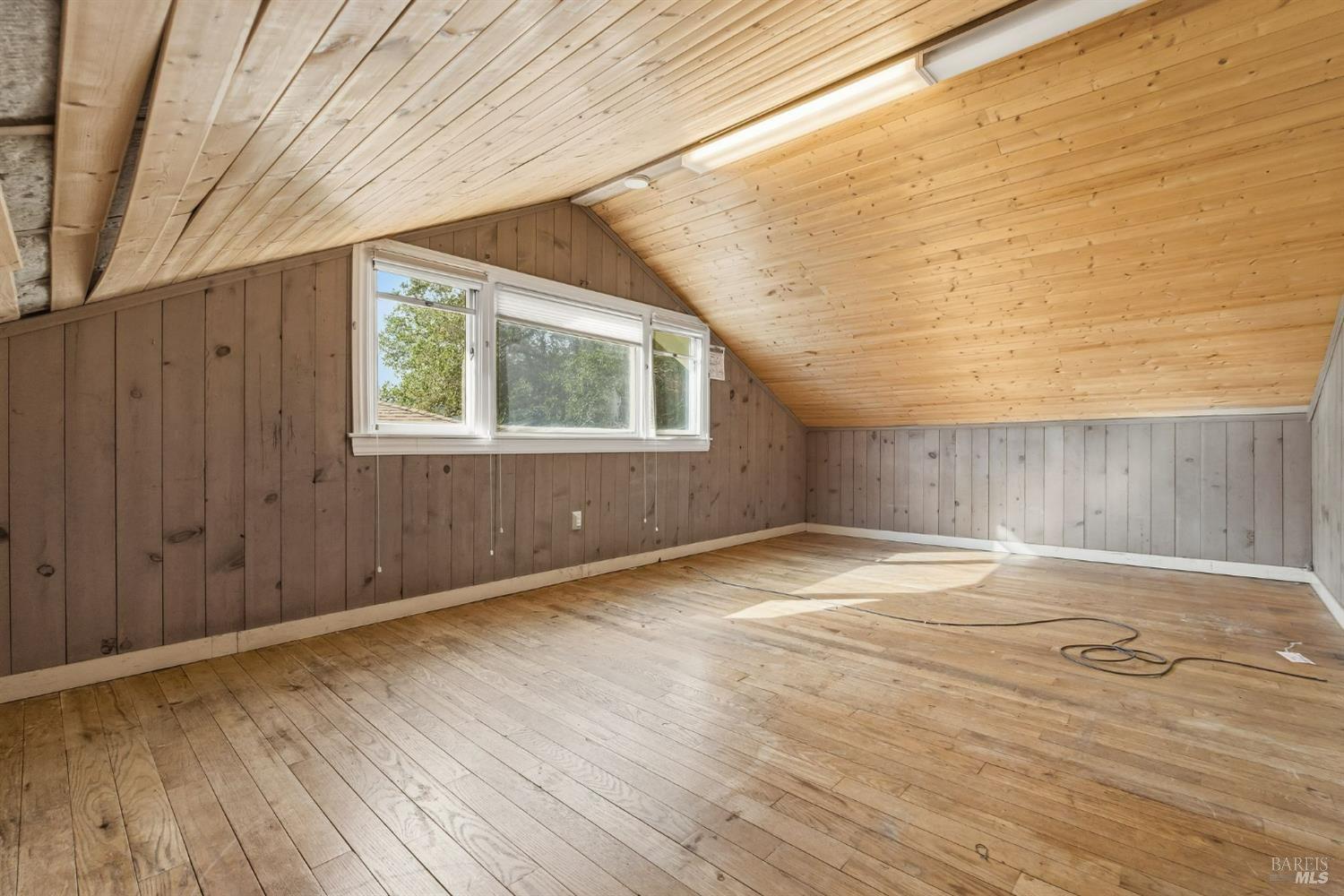 Detail Gallery Image 38 of 59 For 40 Newhall Dr, San Rafael,  CA 94901 - 4 Beds | 3/1 Baths