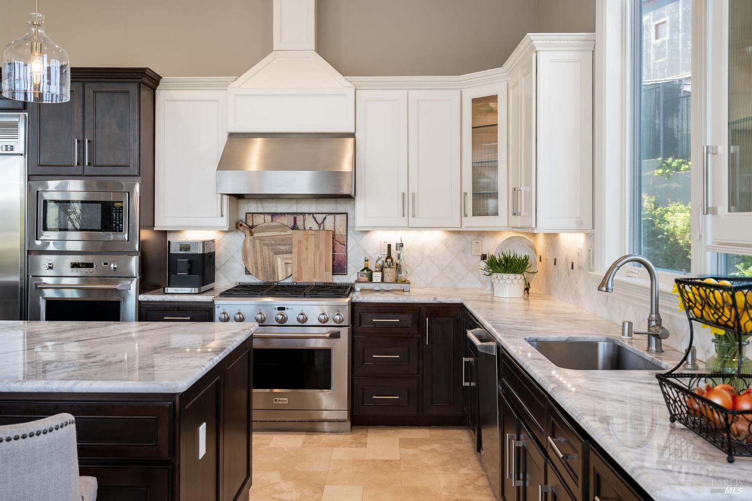 Detail Gallery Image 20 of 68 For 10 Canterbury Dr, Napa,  CA 94558 - 3 Beds | 3/1 Baths