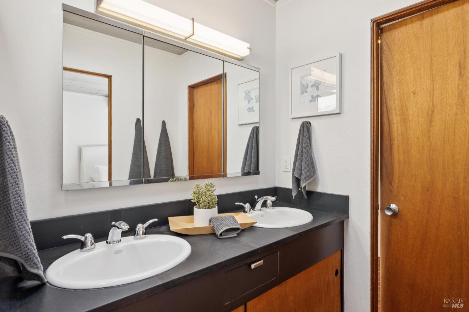 Detail Gallery Image 41 of 58 For 1200 Idylberry Rd, San Rafael,  CA 94903 - 4 Beds | 2 Baths