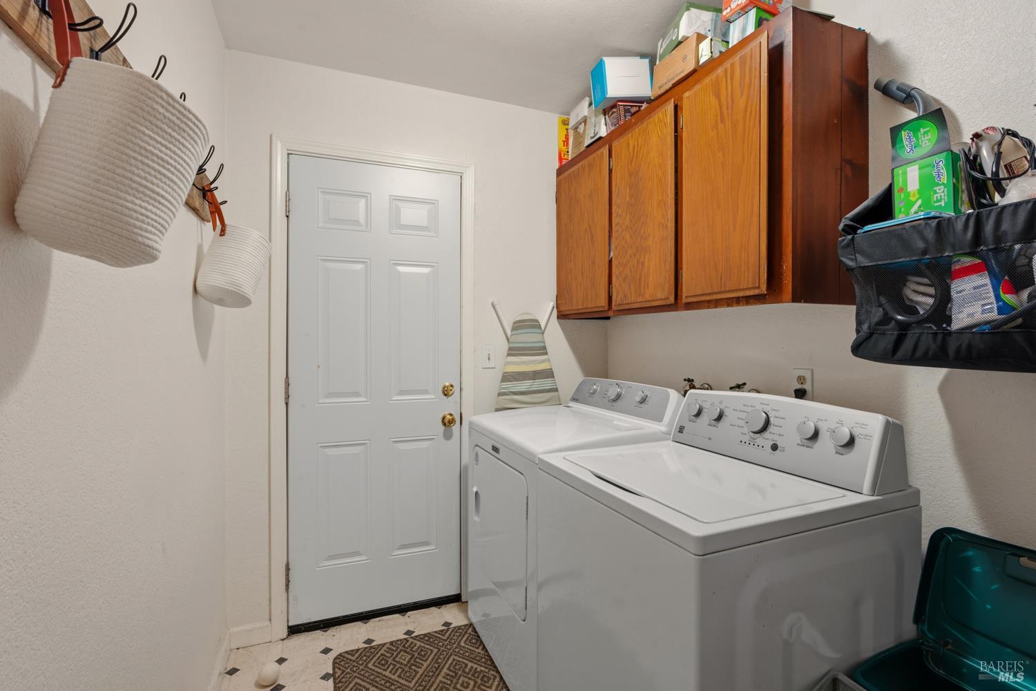 Detail Gallery Image 11 of 29 For 2960 Oak Crest Ave, Lucerne,  CA 95458 - 3 Beds | 2 Baths