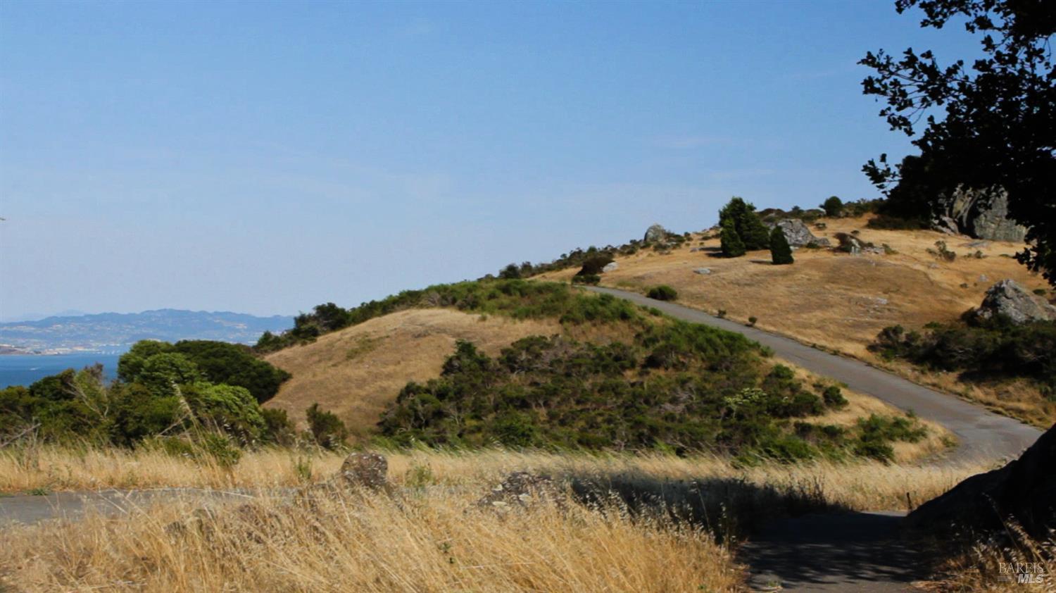 Detail Gallery Image 62 of 64 For 5002 Paradise Dr, Tiburon,  CA 94920 - 4 Beds | 2/1 Baths