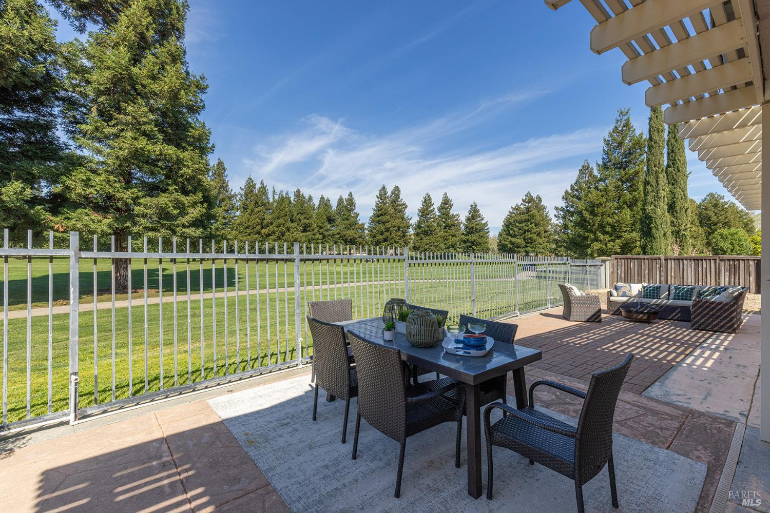 Detail Gallery Image 2 of 56 For 3896 Doral Dr, Fairfield,  CA 94533 - 4 Beds | 2 Baths