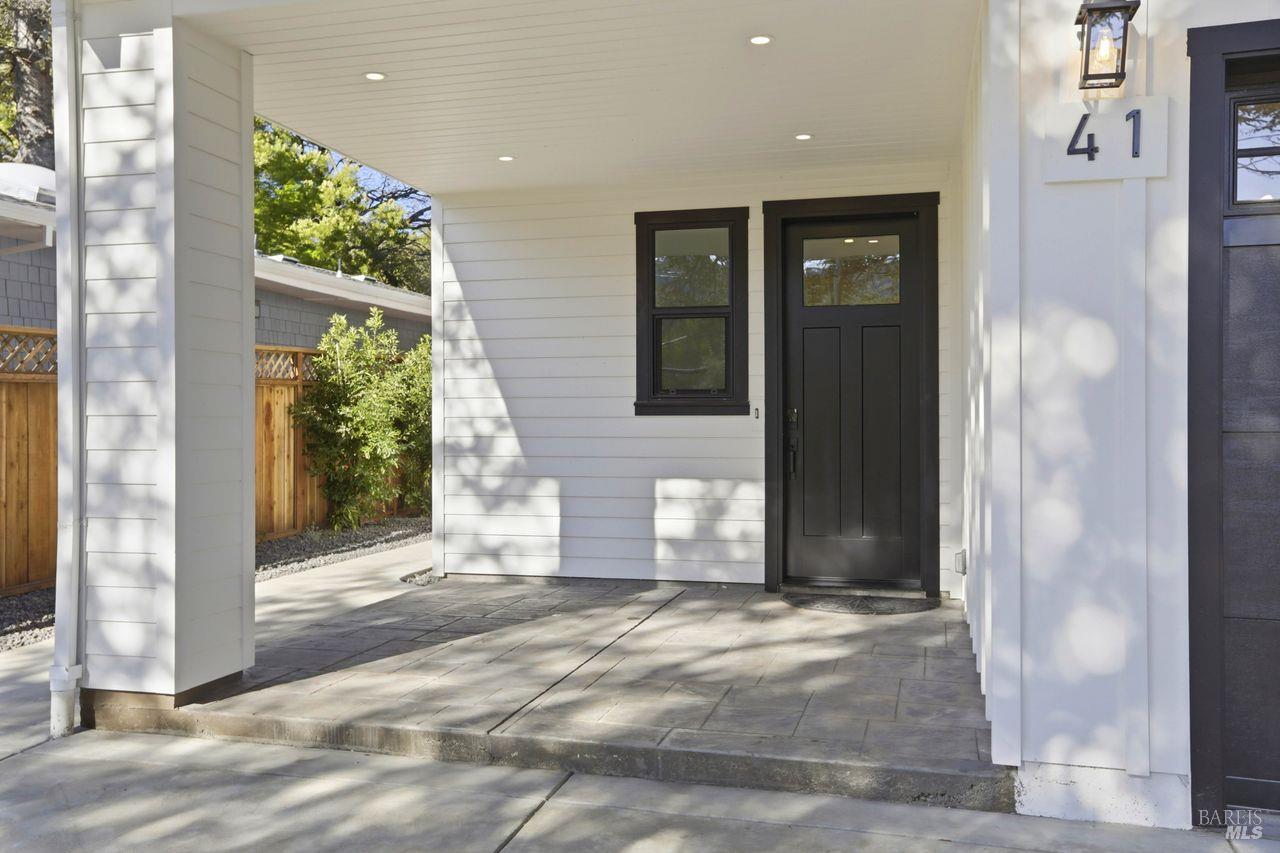 Detail Gallery Image 2 of 37 For 41 Park Dr, San Anselmo,  CA 94960 - 3 Beds | 2/1 Baths
