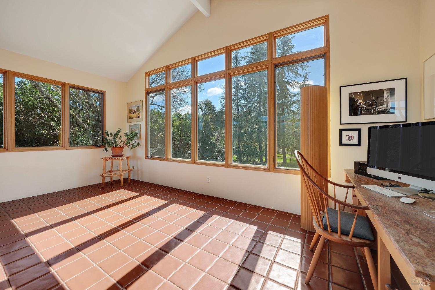 Detail Gallery Image 7 of 26 For 5809 Sharp Rd, Calistoga,  CA 94515 - 3 Beds | 2 Baths