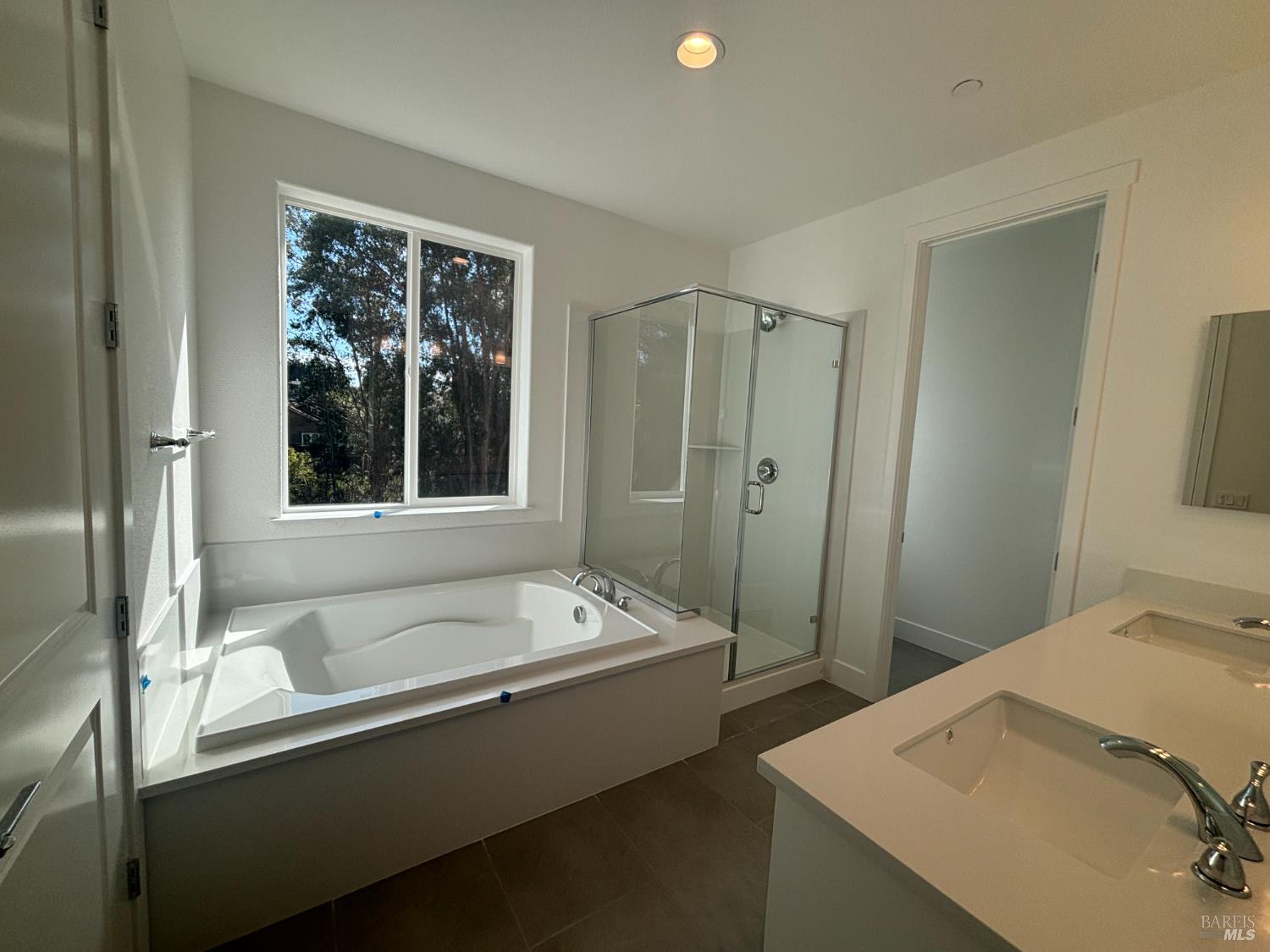 Detail Gallery Image 7 of 8 For 230 Echols Dr, Martinez,  CA 94553 - 4 Beds | 3 Baths