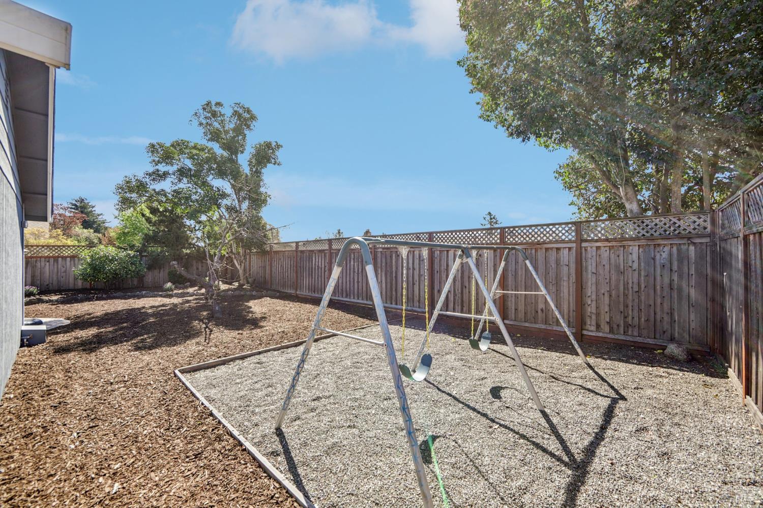 Detail Gallery Image 32 of 34 For 815 Whitney Way, Petaluma,  CA 94954 - 3 Beds | 2 Baths