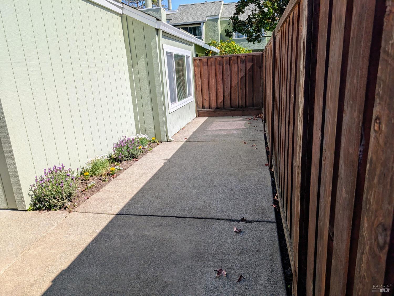 Detail Gallery Image 17 of 24 For 764 Racquet Club Cir, Rohnert Park,  CA 94928 - 2 Beds | 1/1 Baths