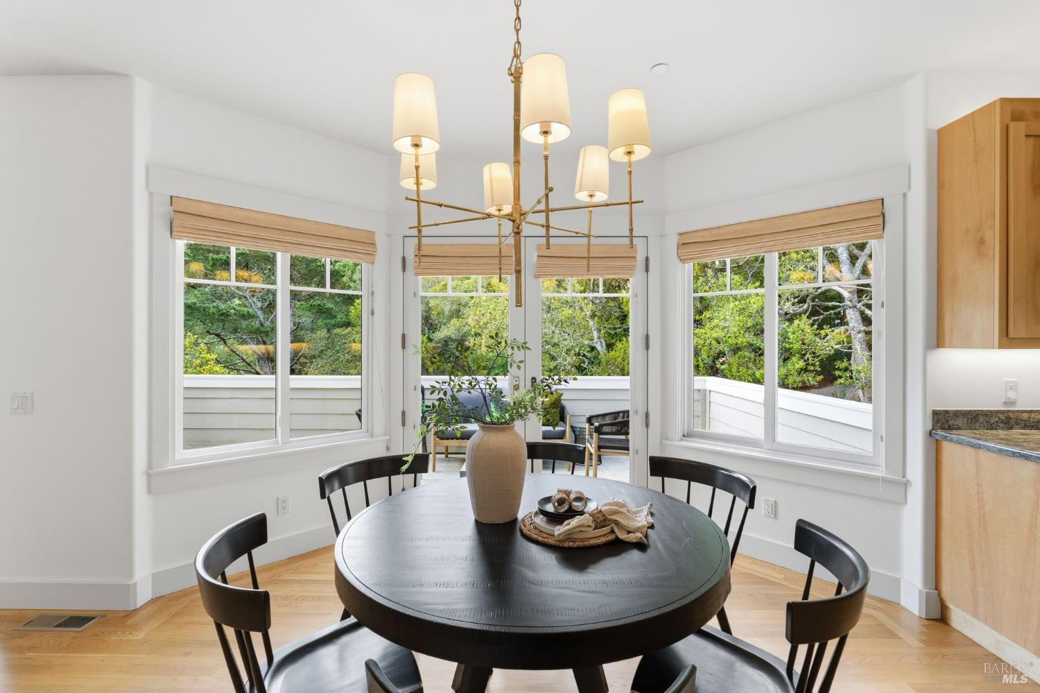 Detail Gallery Image 26 of 58 For 711 Forest Way, Mill Valley,  CA 94941 - 4 Beds | 3/1 Baths