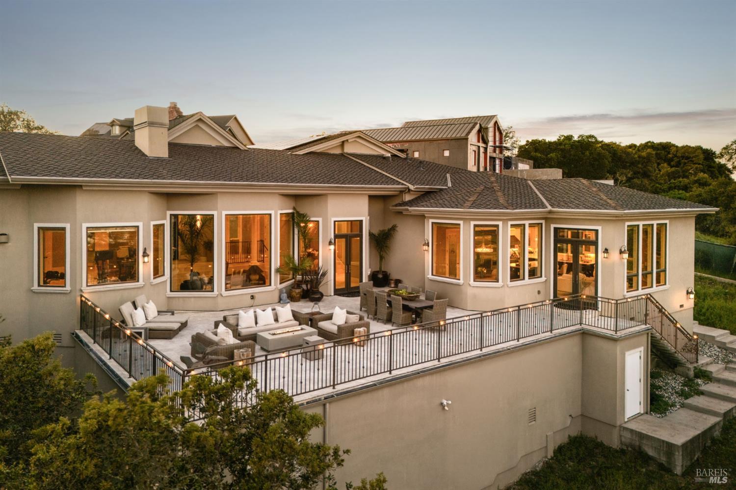 Detail Gallery Image 60 of 68 For 10 Canterbury Dr, Napa,  CA 94558 - 3 Beds | 3/1 Baths