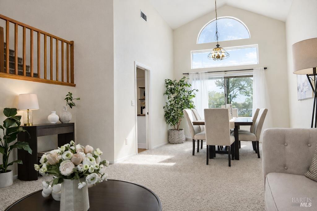 Detail Gallery Image 5 of 35 For 454 Harvest Cir, Vacaville,  CA 95687 - 5 Beds | 3 Baths