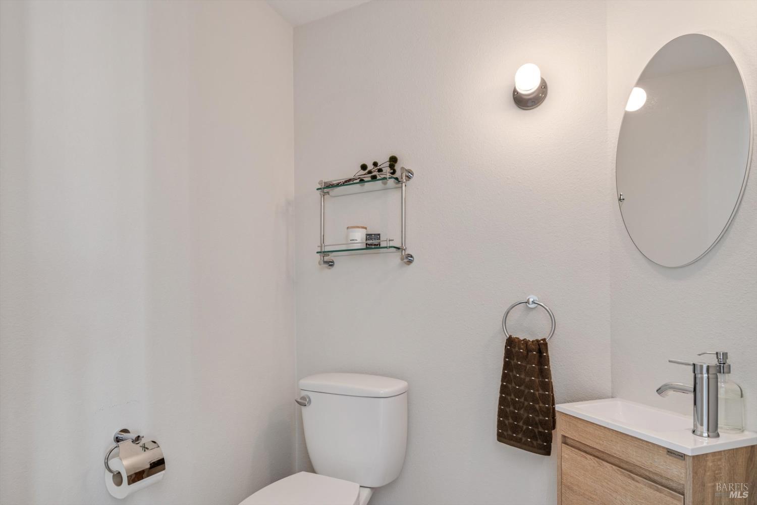 Detail Gallery Image 41 of 70 For 1236 N Fitch Mountain Rd, Healdsburg,  CA 95448 - 3 Beds | 2/1 Baths