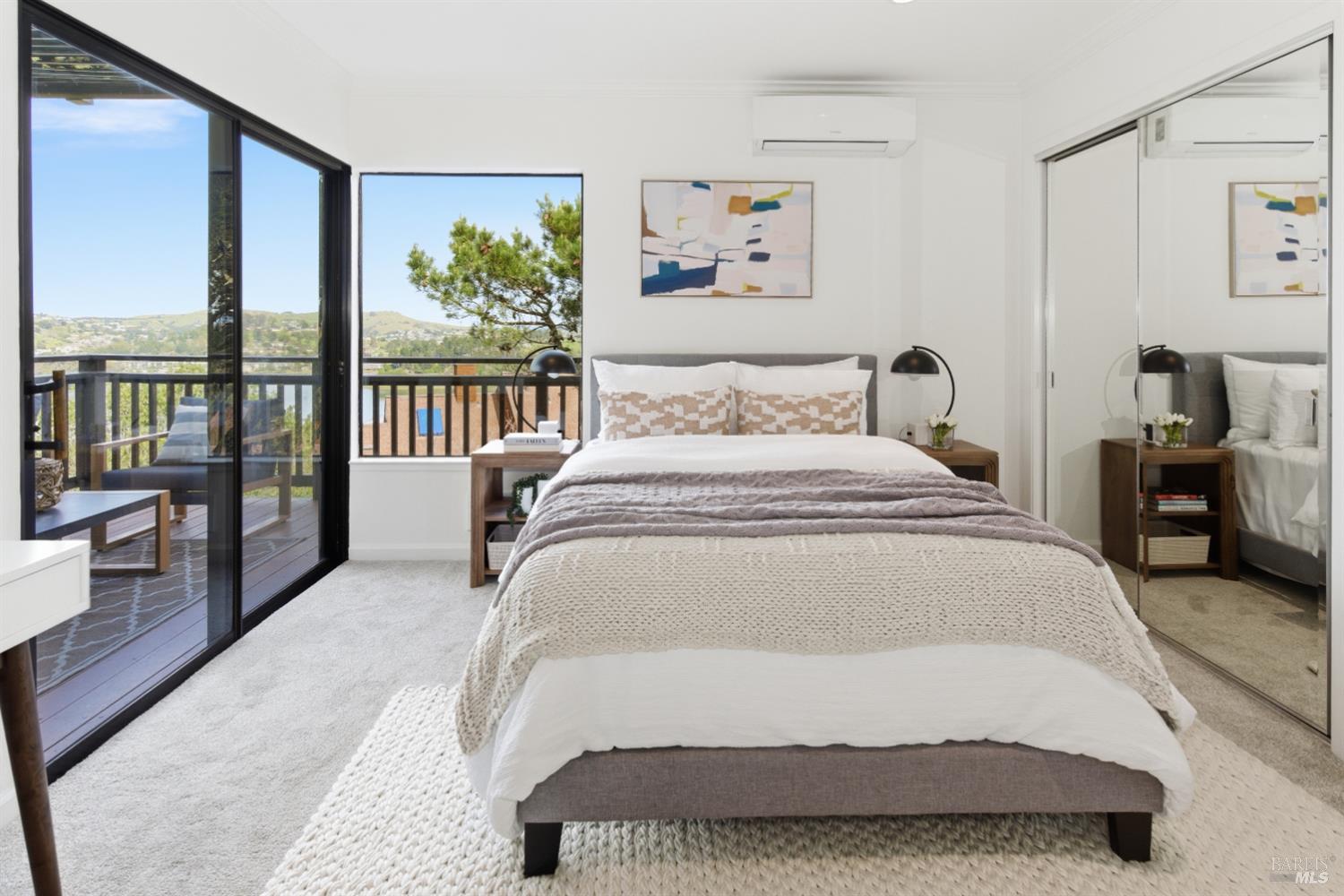 Detail Gallery Image 27 of 45 For 220 Headlands Ct, Sausalito,  CA 94965 - 2 Beds | 2/1 Baths