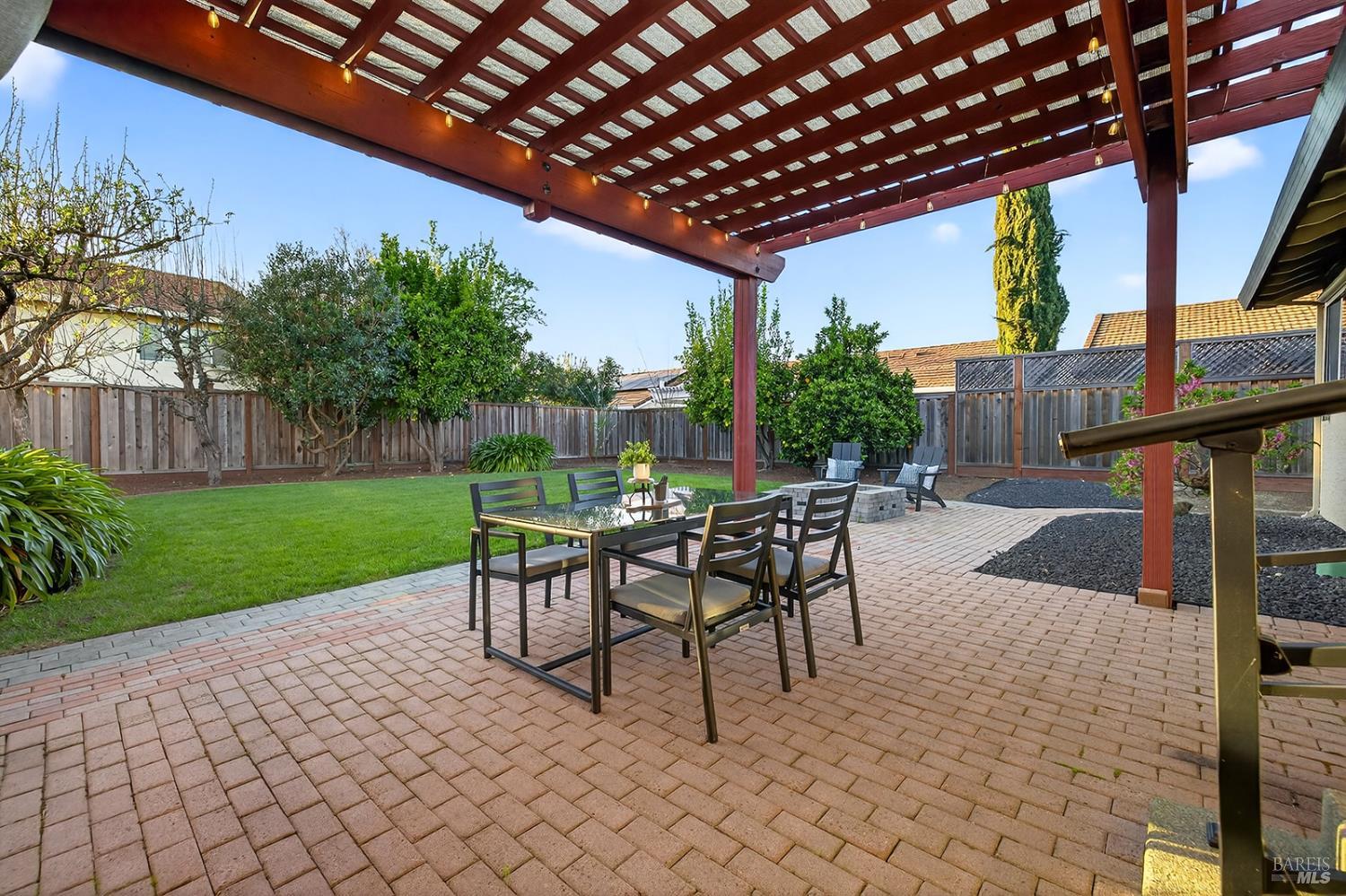 Detail Gallery Image 38 of 48 For 1056 Esparto Ct, Windsor,  CA 95492 - 3 Beds | 2 Baths
