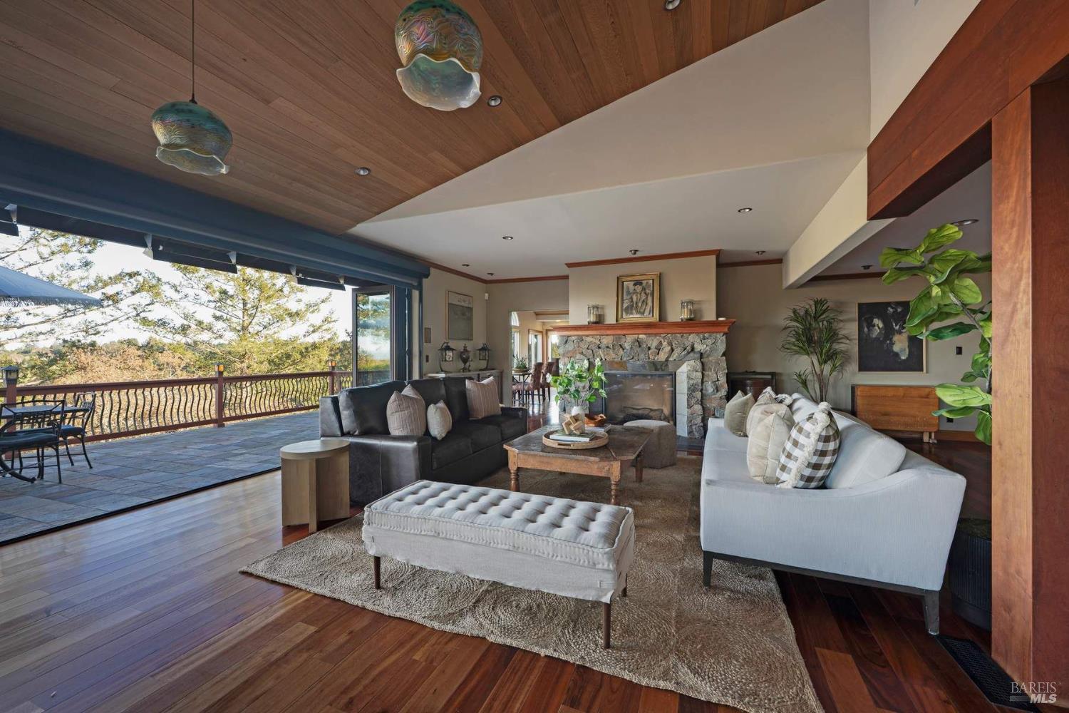 Detail Gallery Image 6 of 46 For 11799 Barnett Valley Rd, Sebastopol,  CA 95472 - 3 Beds | 5/1 Baths