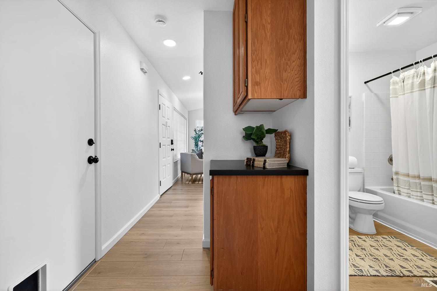 Detail Gallery Image 19 of 48 For 1056 Esparto Ct, Windsor,  CA 95492 - 3 Beds | 2 Baths