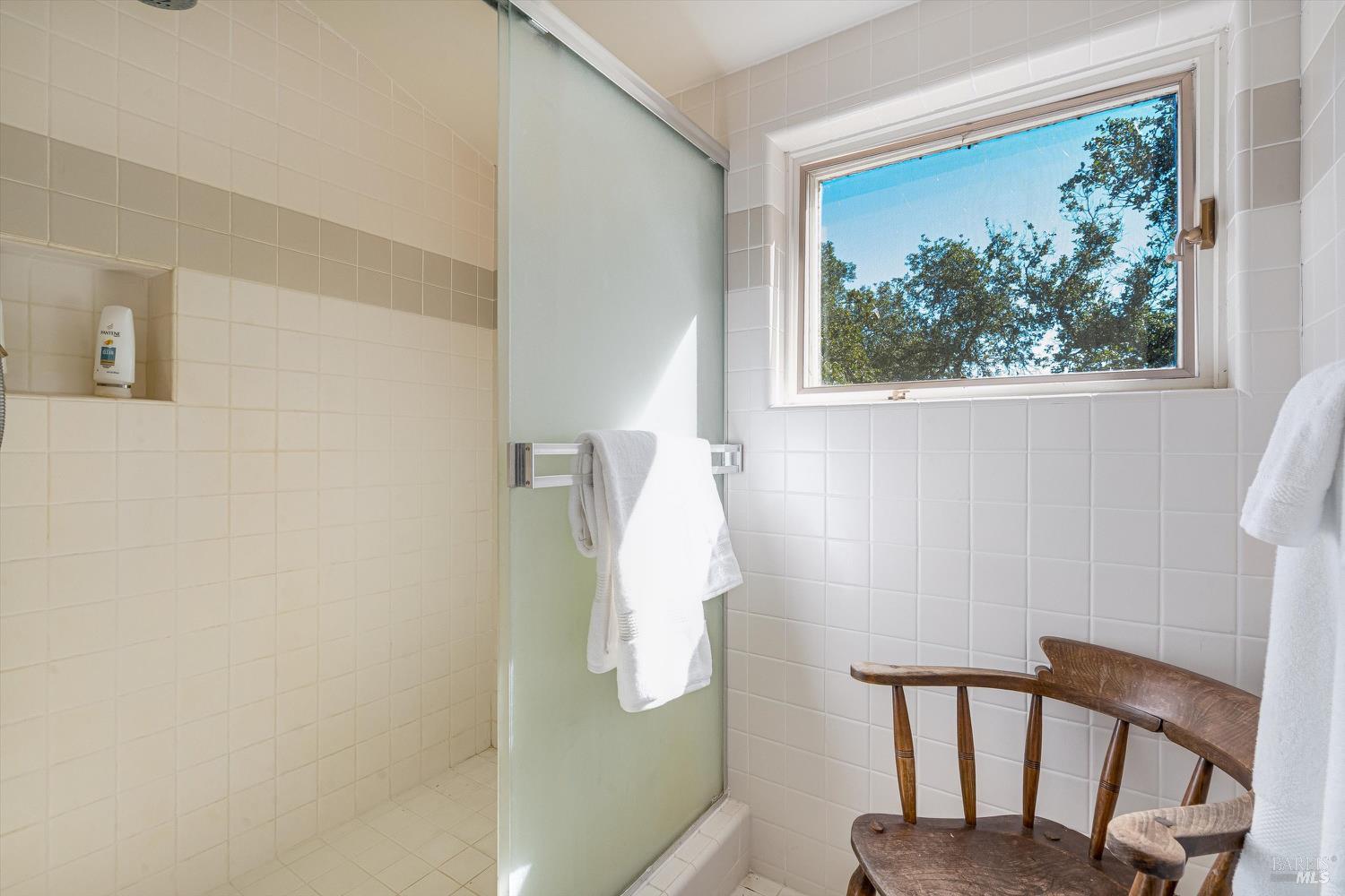 Detail Gallery Image 15 of 57 For 1740 Conn Valley Rd, Saint Helena,  CA 94574 - 3 Beds | 3/1 Baths