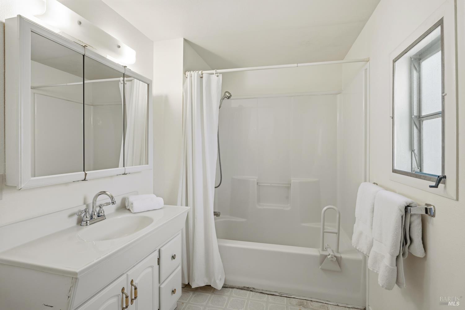 Detail Gallery Image 14 of 19 For 660 Leslie St 60, Ukiah,  CA 95482 - 2 Beds | 1/1 Baths