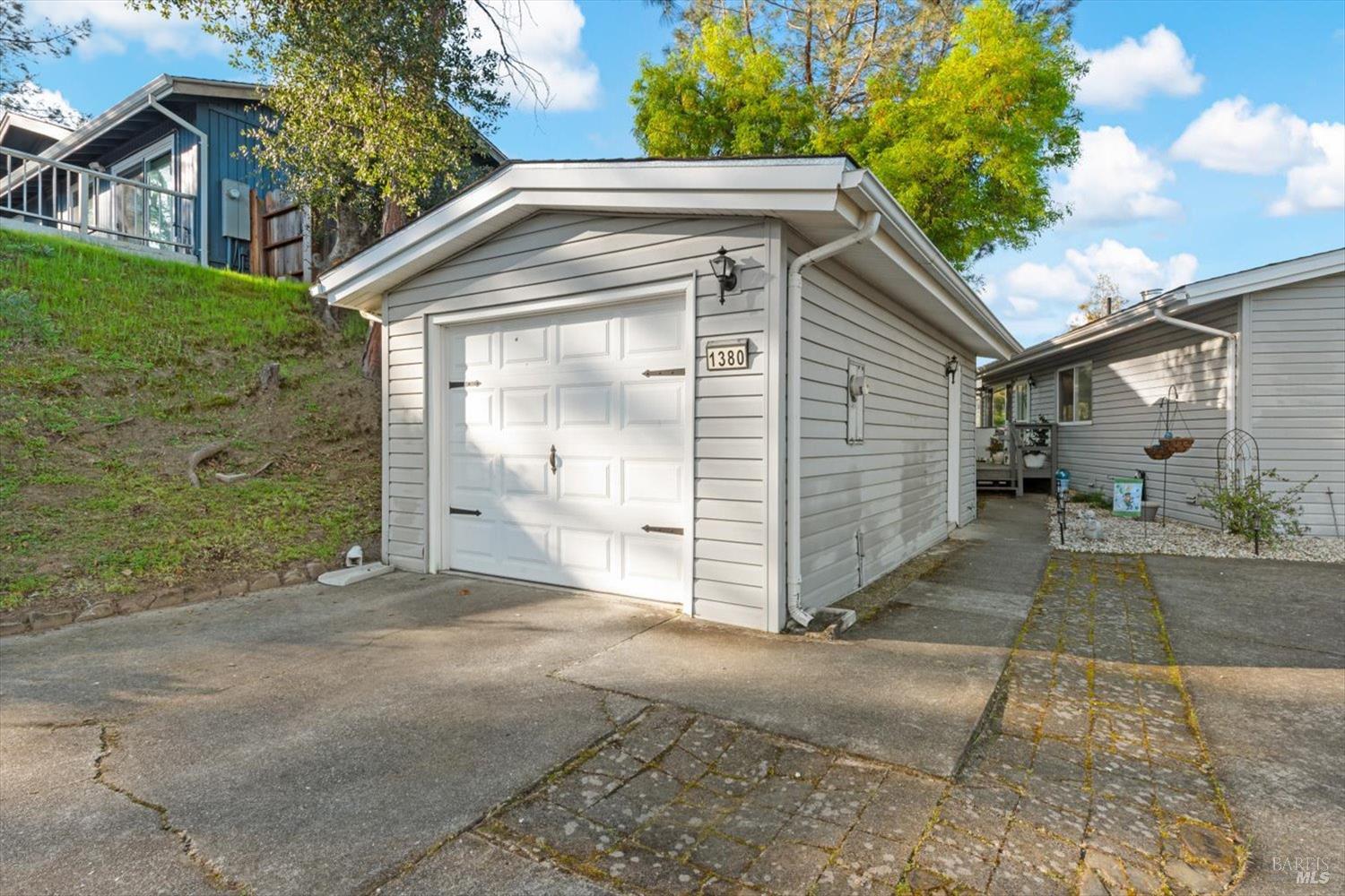 Detail Gallery Image 8 of 45 For 1380 Steele Canyon Rd, Napa,  CA 94558 - 2 Beds | 1/1 Baths