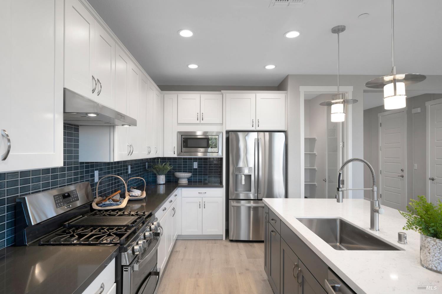 Detail Gallery Image 15 of 42 For 513 Eagle Cir, Oakley,  CA 94561 - 4 Beds | 3 Baths