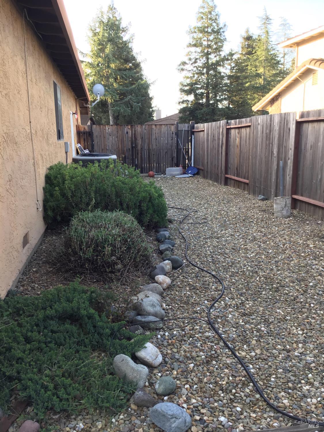 Detail Gallery Image 13 of 15 For 3280 Mustang Cir, Fairfield,  CA 94533 - 4 Beds | 2 Baths