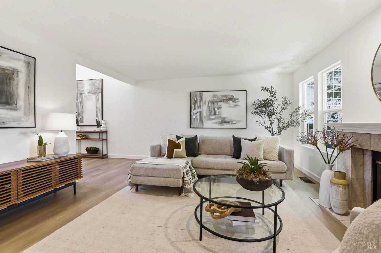 Detail Gallery Image 6 of 44 For 8 Partridge Dr, San Rafael,  CA 94901 - 3 Beds | 2/1 Baths