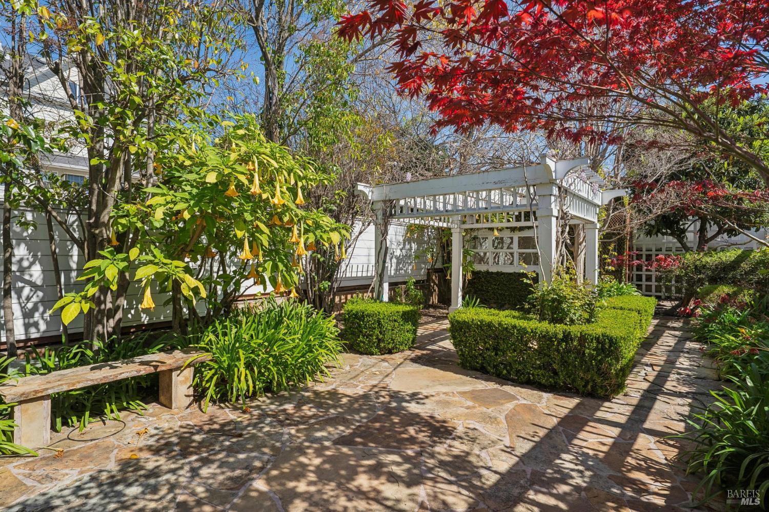 Detail Gallery Image 46 of 80 For 102 F St, San Rafael,  CA 94901 - 5 Beds | 4 Baths