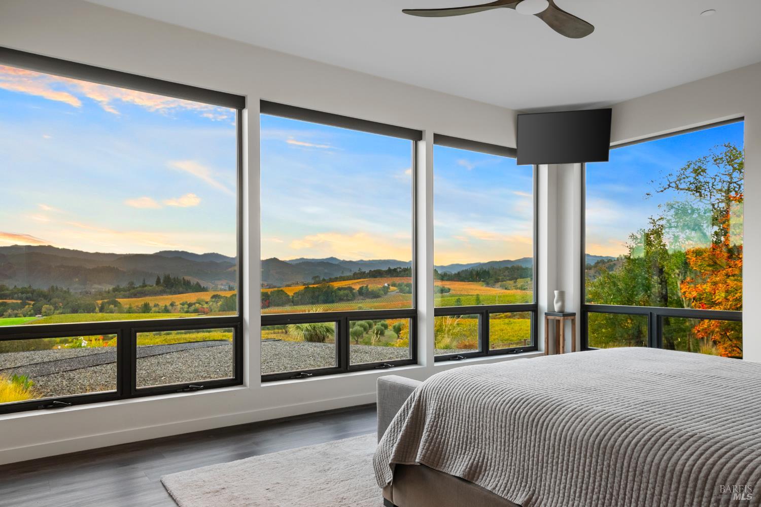 Detail Gallery Image 10 of 11 For 22700 Walling Rd, Geyserville,  CA 95441 - 3 Beds | 3/1 Baths