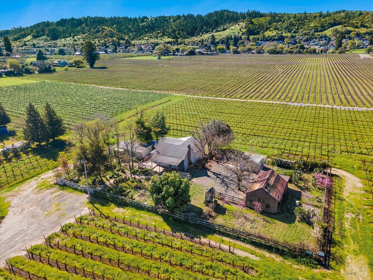 Detail Gallery Image 37 of 43 For 21399 River Ln, Geyserville,  CA 95441 - 2 Beds | 1 Baths