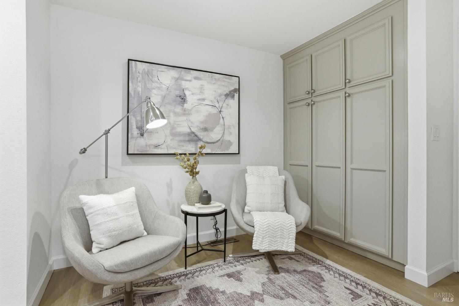 Detail Gallery Image 16 of 44 For 8 Partridge Dr, San Rafael,  CA 94901 - 3 Beds | 2/1 Baths