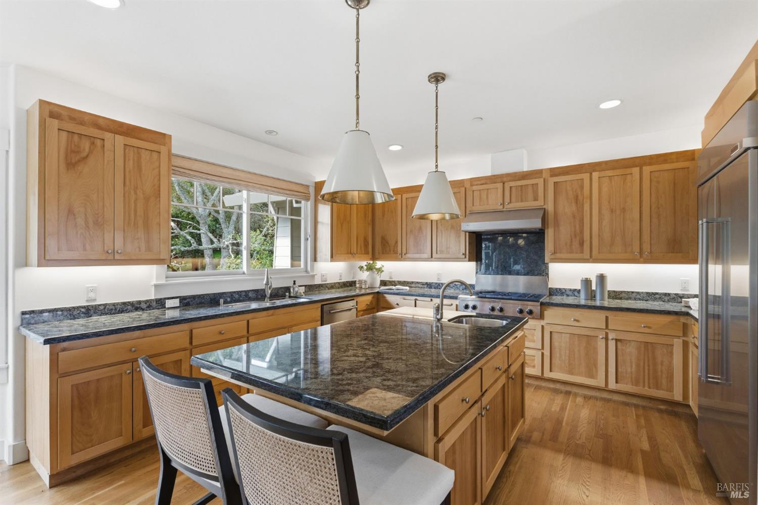Detail Gallery Image 27 of 58 For 711 Forest Way, Mill Valley,  CA 94941 - 4 Beds | 3/1 Baths